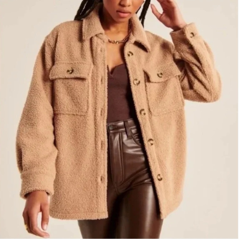 Abercrombie & Fitch Teddy Oversized Sherpa Jacket